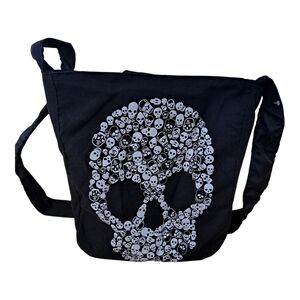 🎁 Edgy Skull Print Shoulder Bag – FREE with Purchase